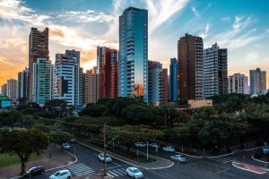 Avanço de frente fria muda o tempo em algumas regiões do Paraná; veja a previsão 