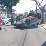 Capotamento deixa mãe e filha feridas em Maringá; vídeo