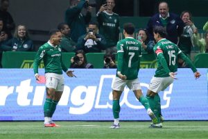 Com show de Vitor Roque, Palmeiras goleia o Internacional por 4 a 1 no Brasileirão