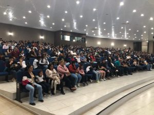 Escola Monteiro Lobato celebra Dia da Família com homenagem aos pais e palestra especial