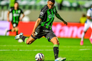 Fantasma fica no empate fora de casa