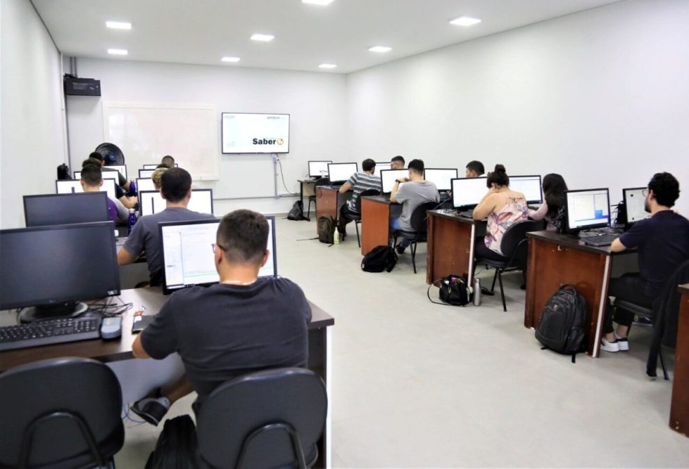 Inscrições para curso gratuito de informática básica em Maringá encerram nesta quinta-feira, 4