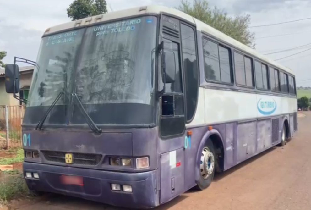 Menina que aparece no vídeo da suruba no ônibus desabafa