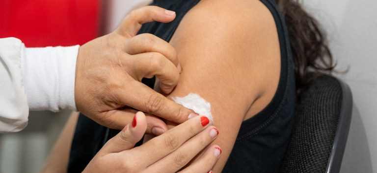 Perdeu a vacina contra o HPV? Ministério da Saúde amplia prazo para jovens de 15 a 19 anos