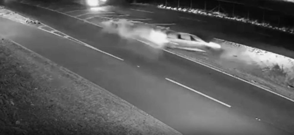 VÍDEO: Carro capota na BR-376, em Mandaguaçu, e deixa duas pessoas feridas