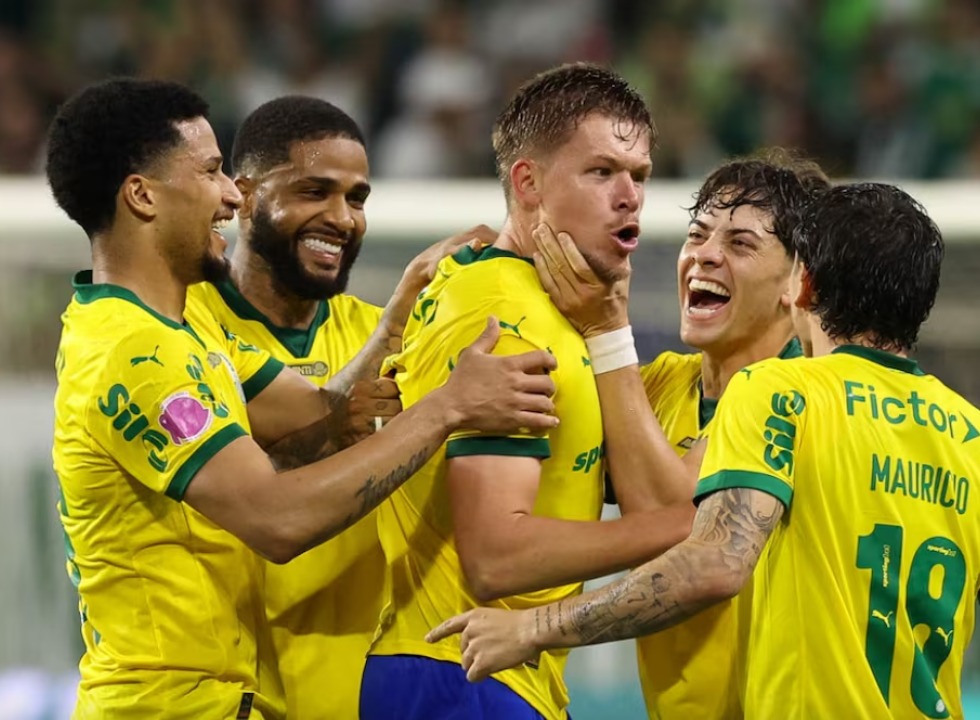Campeonato Brasileiro: Palmeiras goleia Bragantino por 5 a 1 e permanece com folga na ponta