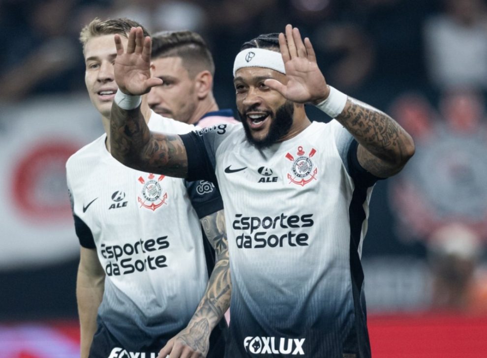 Contratos “tóxicos” e dívida bilionária: o alerta da consultoria para o Corinthians