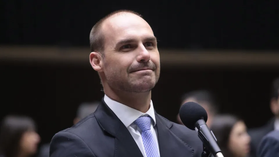 Ex-dirigente da Cultura atua 'nas sombras' ao lado de Eduardo Bolsonaro nos EUA