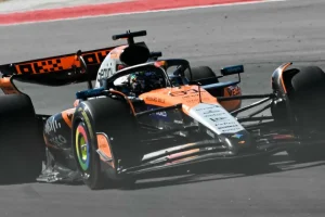 Jogada de risco? McLaren rejeita piloto 'prioritário' na luta pelo título