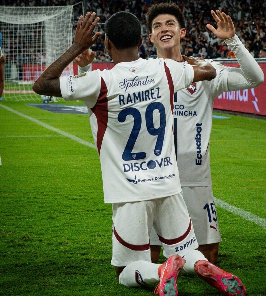 LDU atropela Palmeiras em Quito com atuação de Villamíl